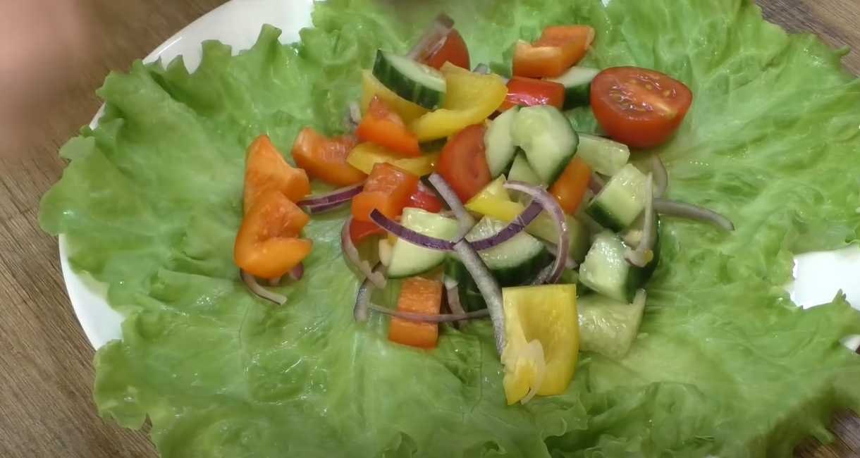 Salade grecque à la feta et aux olives - Étape 7