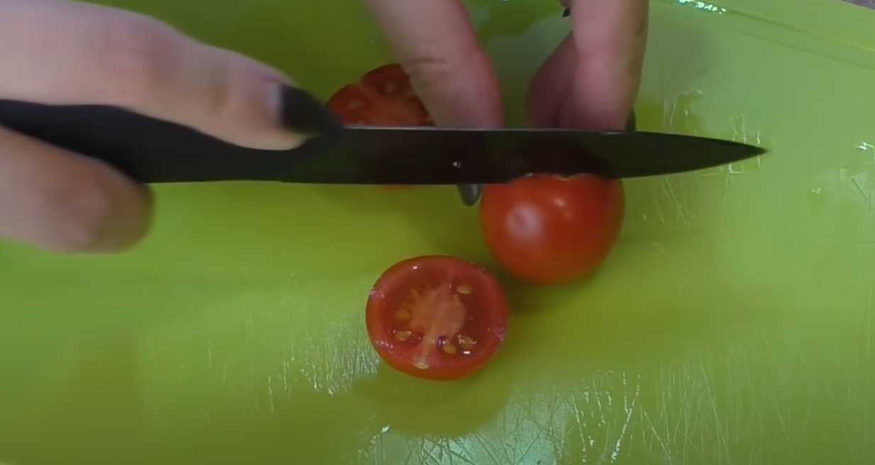 Salade grecque à la feta et aux olives - Étape 2