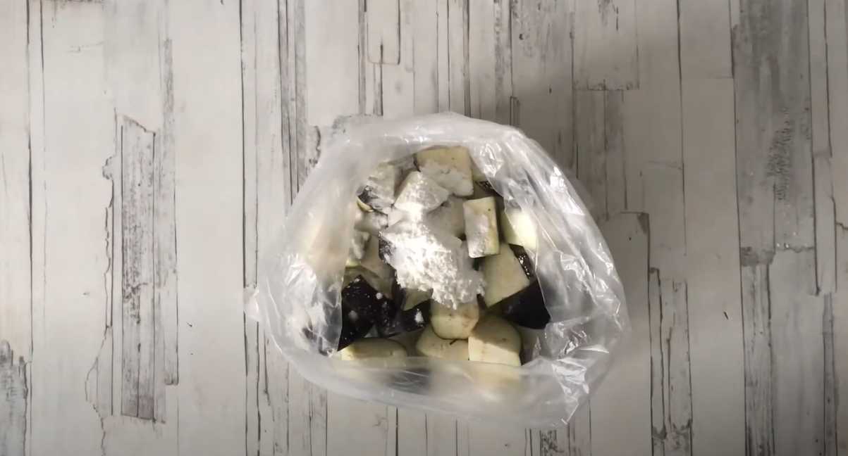 Salade d'aubergines frites à la géorgienne - Étape 6