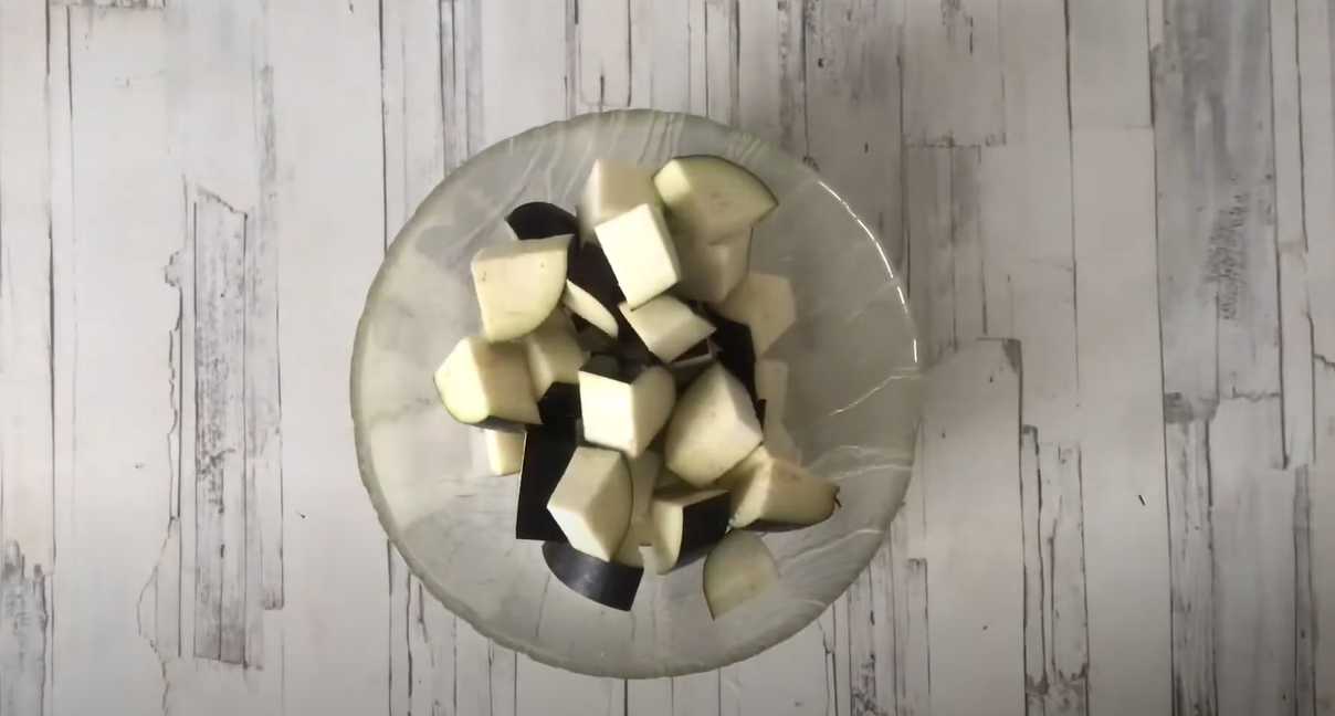 Salade d'aubergines frites à la géorgienne - Étape 2