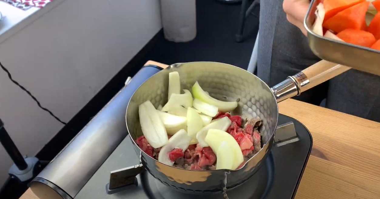 Nikujaga – Étape 3