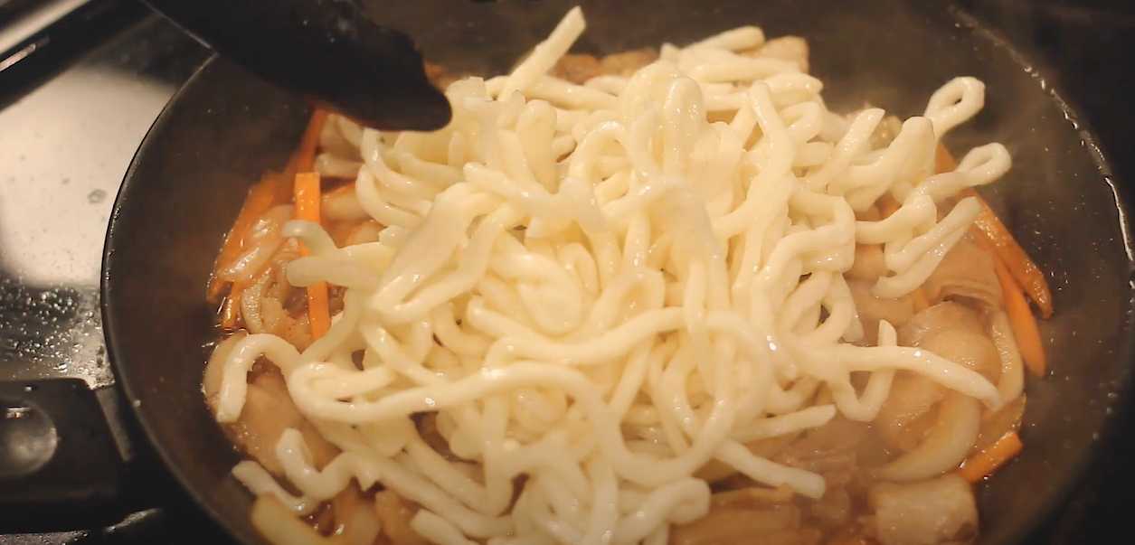Udon au porc Sukiyaki - Étape 9
