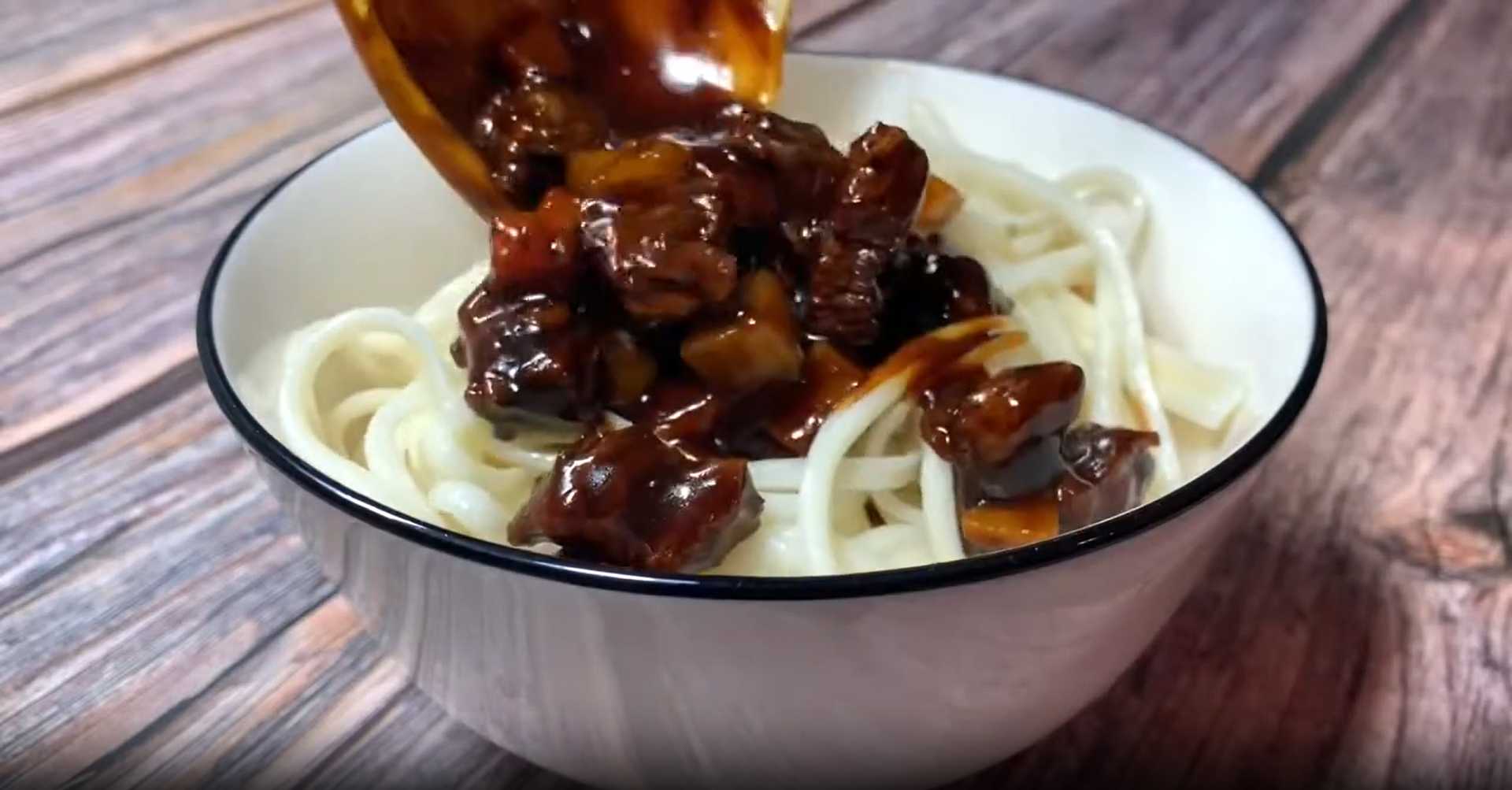 Jjajangmen au bœuf - Étape 18