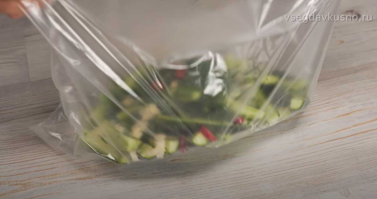 Concombres légèrement marinés en sachet - Étape 5