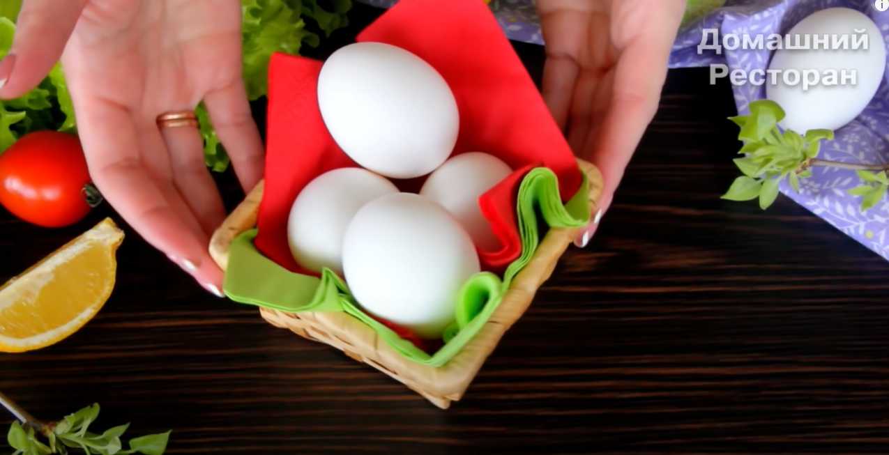 Comment teindre des œufs avec du curcuma - Étape 1