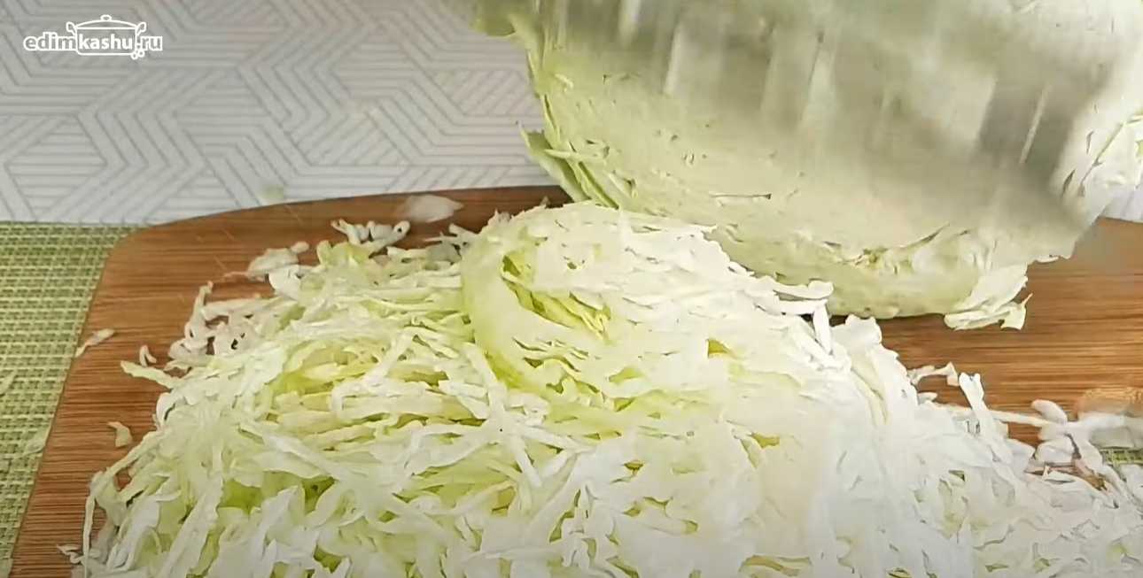 Tarte au kéfir et au chou à la poêle - Étape 1