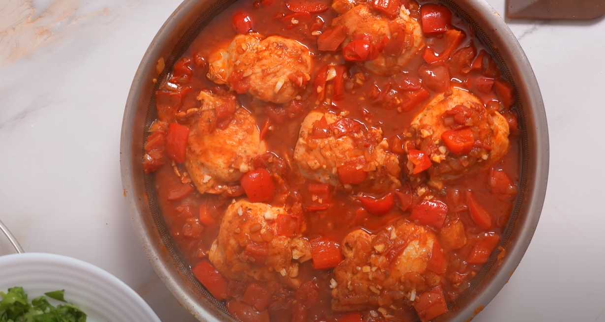 Poulet Chakhokhbili à la géorgienne classique, cuit à la poêle - Étape 14