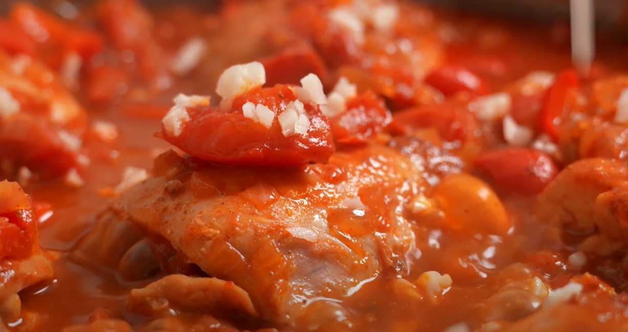 Poulet Chakhokhbili à la géorgienne classique, cuit à la poêle - Étape 13