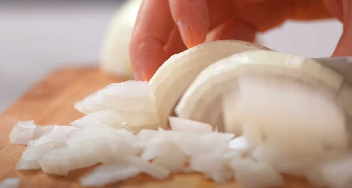 Poulet Chakhokhbili géorgien classique à la poêle - Étape 3