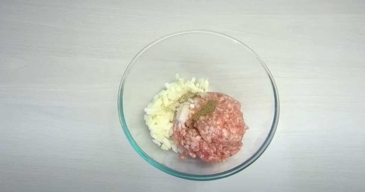 Nids de pâtes à la viande hachée cuits à la poêle - Étape 3