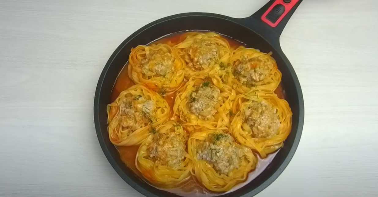 Nids de pâtes à la viande hachée cuits à la poêle - Étape 7