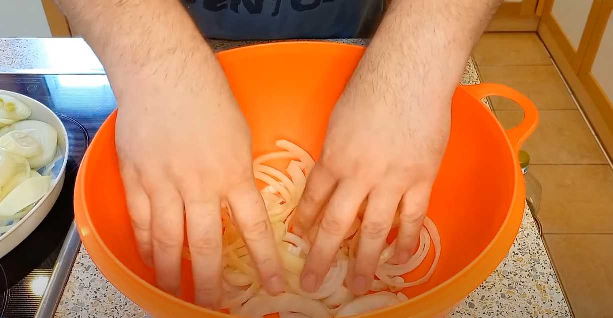 Brochettes de porc soviétiques au vinaigre et aux oignons - Étape 3