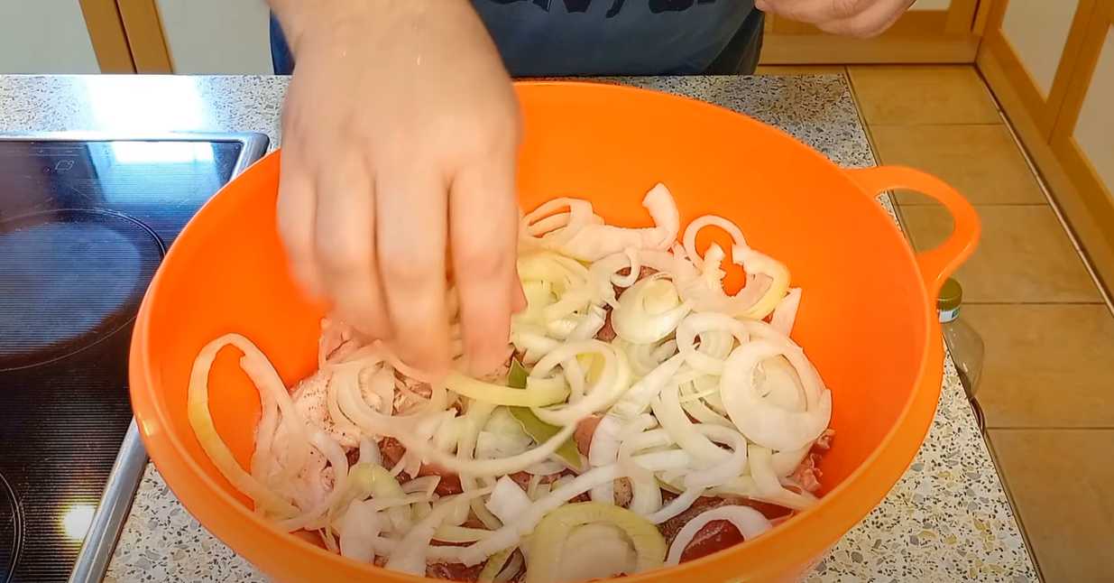 Brochettes de porc soviétiques au vinaigre et aux oignons - Étape 6