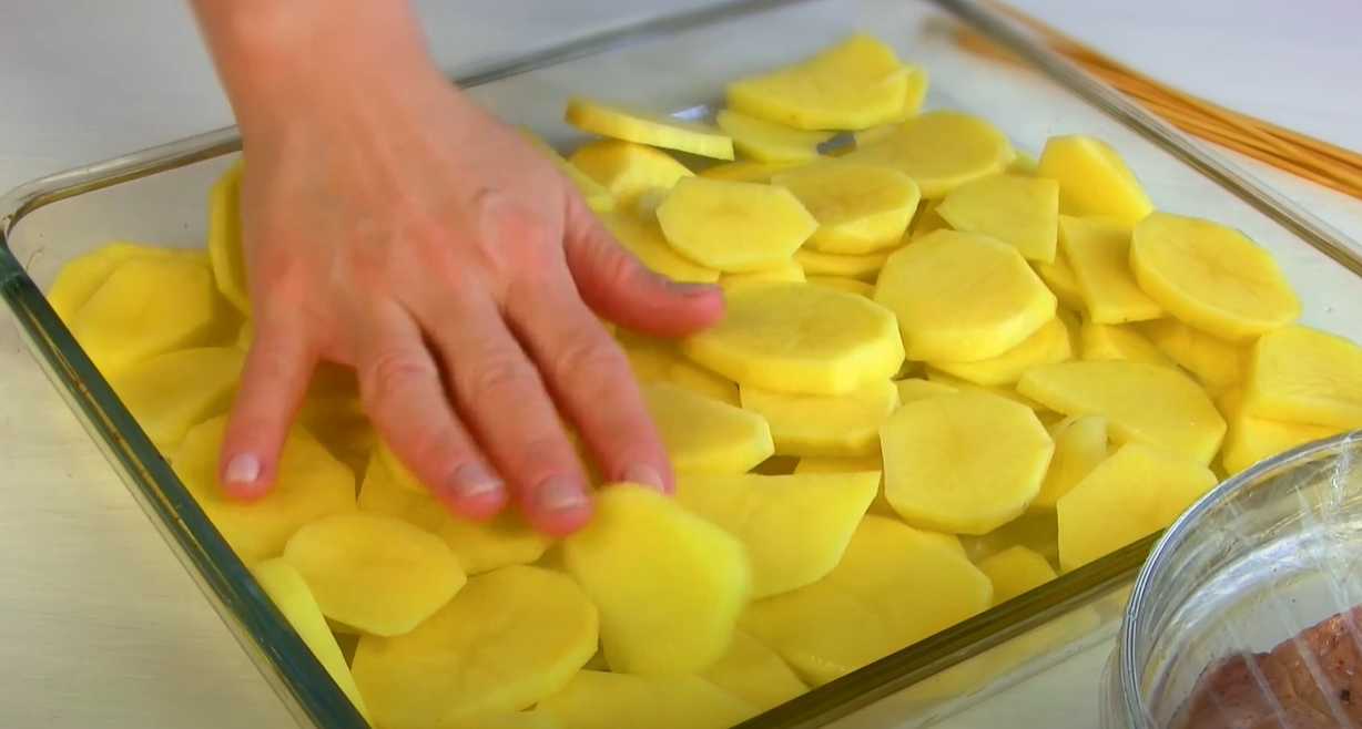 Brochettes de porc au four avec pommes de terre - Étape 7