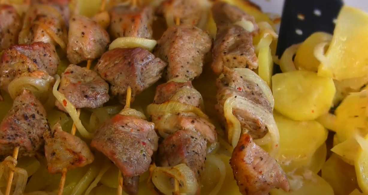 Brochettes de porc au four avec pommes de terre - Étape 10