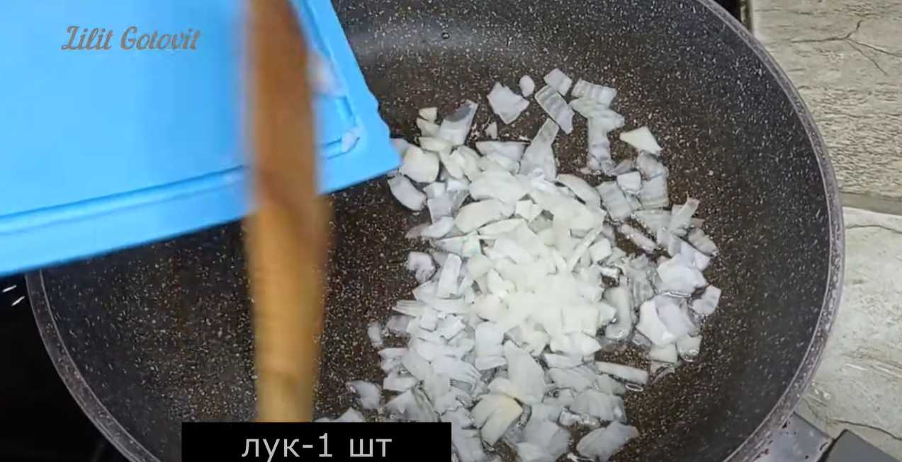 Pâtes faciles à la sauce tomate - Étape 2