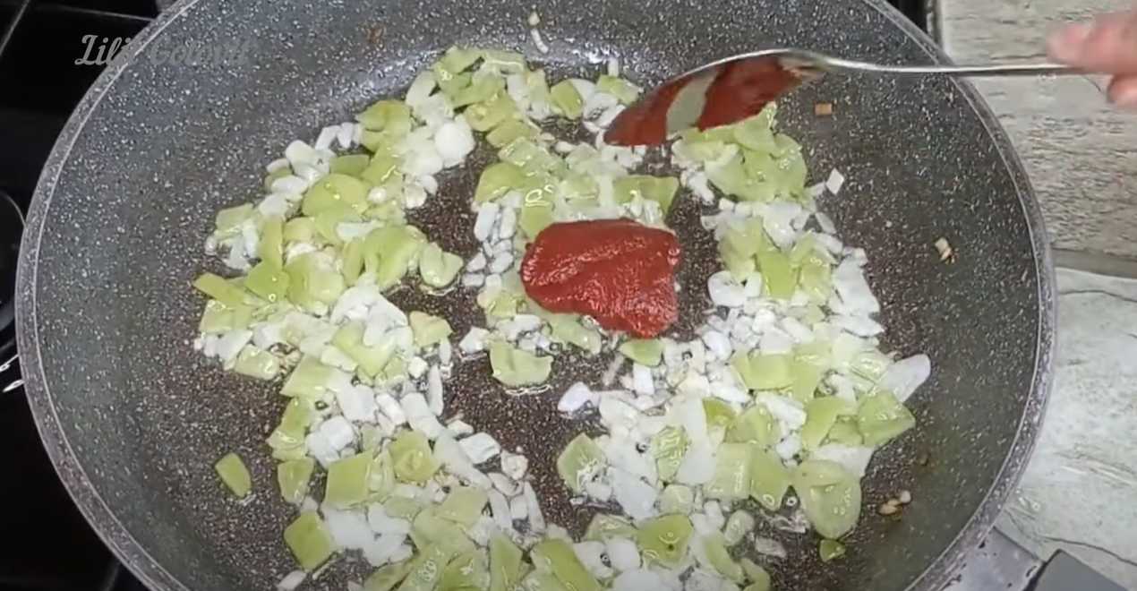 Pâtes faciles à la sauce tomate - Étape 4