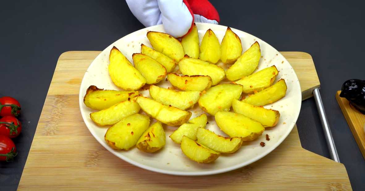 Cuisses de poulet mijotées au thé avec pommes de terre au four - Étape 11