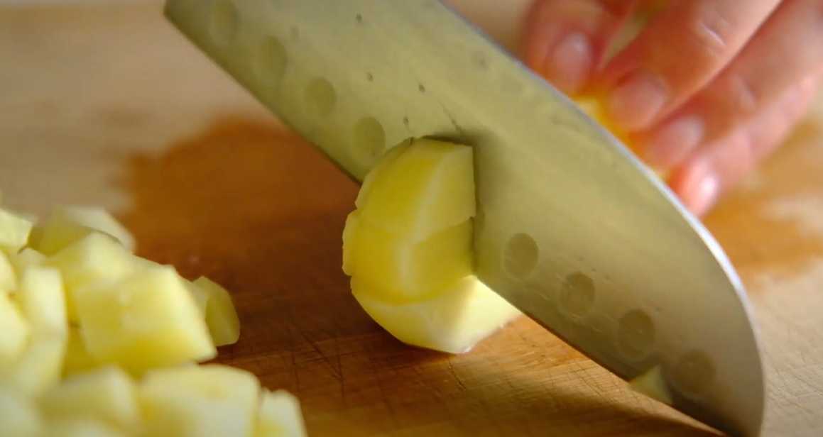 Okroshka classique au kvas - Étape 1