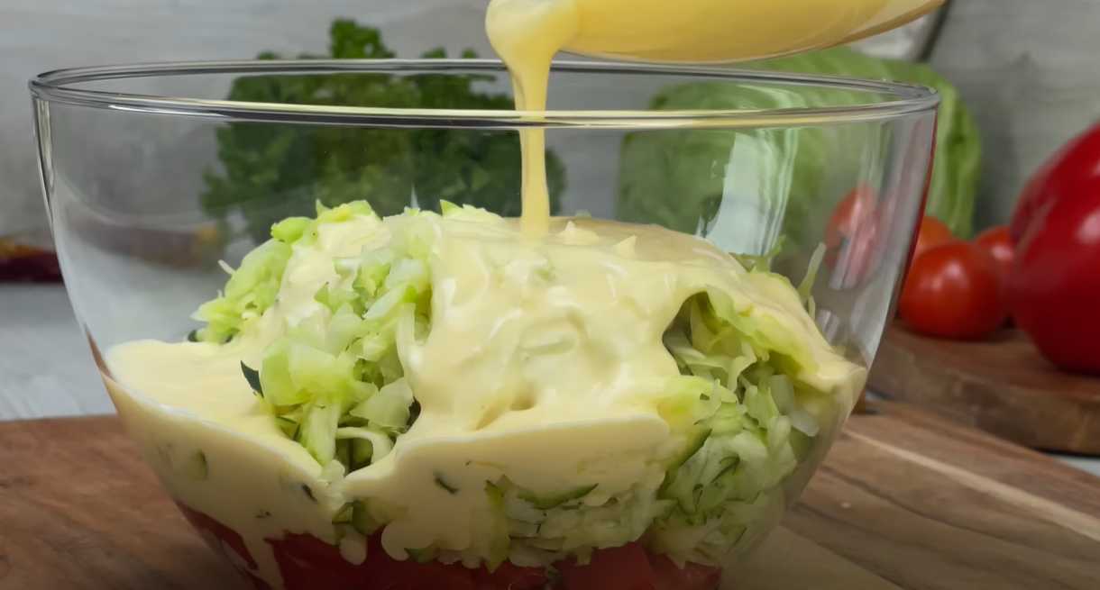 Kål- och grönsakspannkakor med ostsås - Steg 8