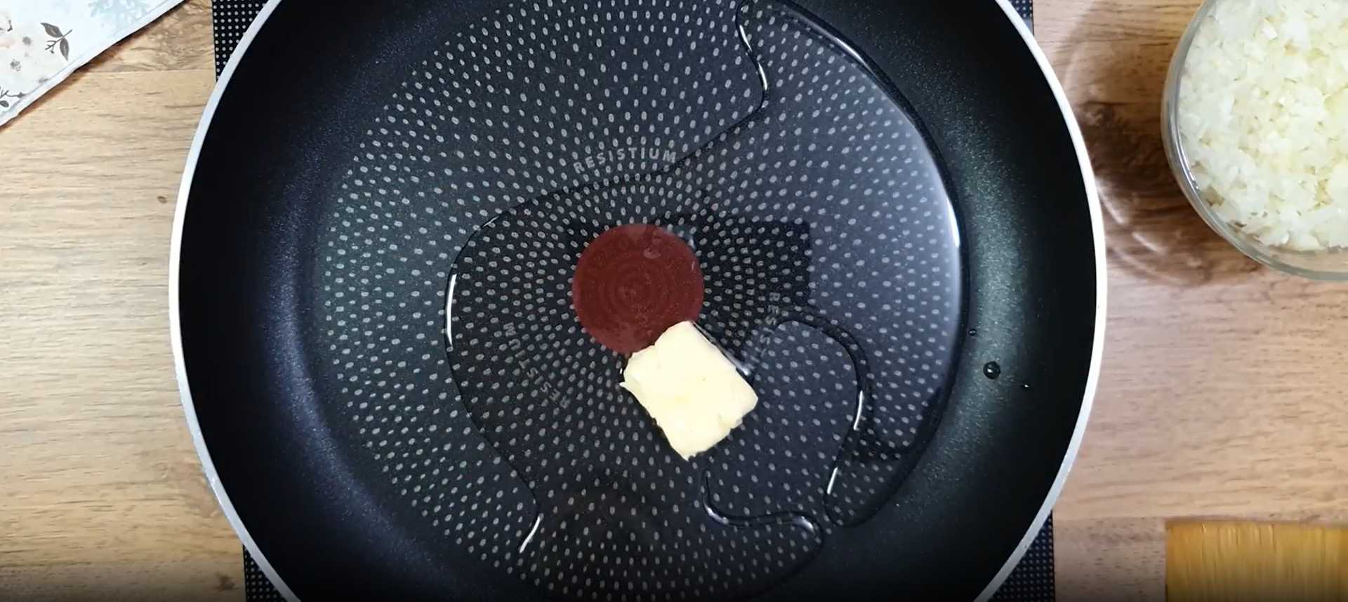 Poulet aux champignons dans une sauce crémeuse - Étape 3