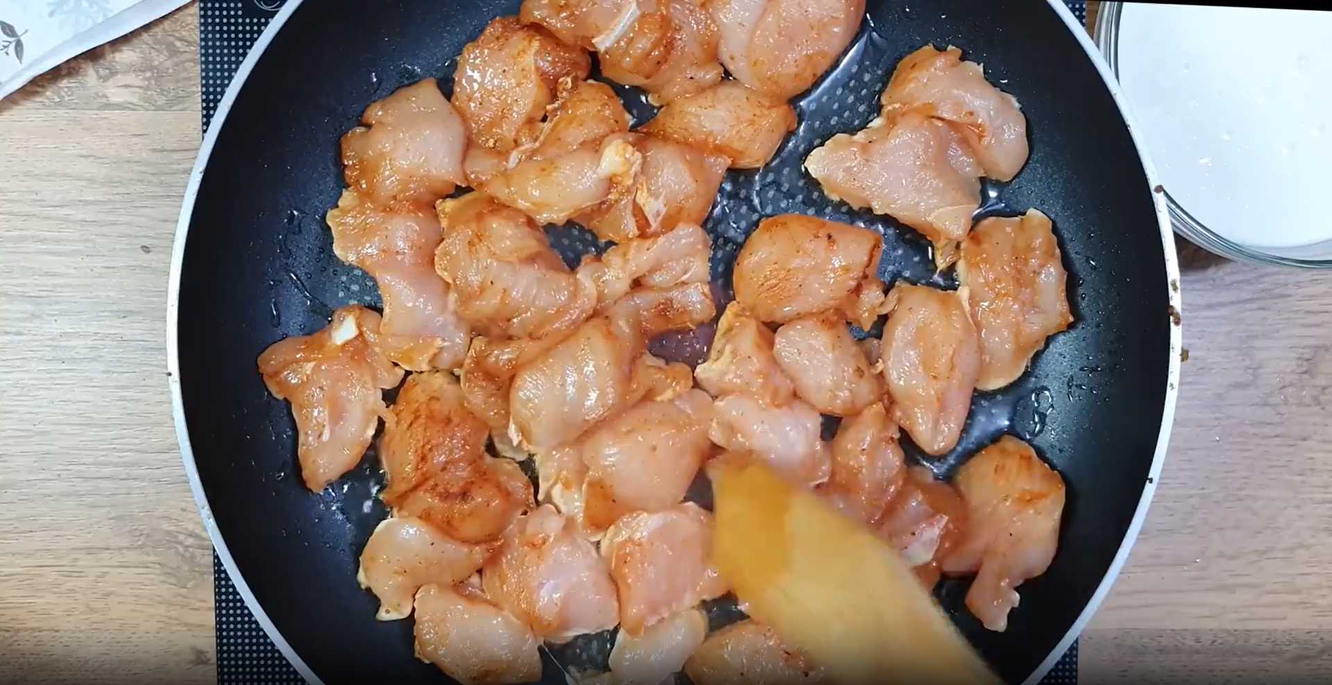 Poulet aux champignons en sauce crémeuse - Étape 7