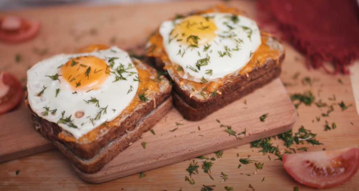 Croque Madame Sandwich à la croûte de fromage - Étape 16