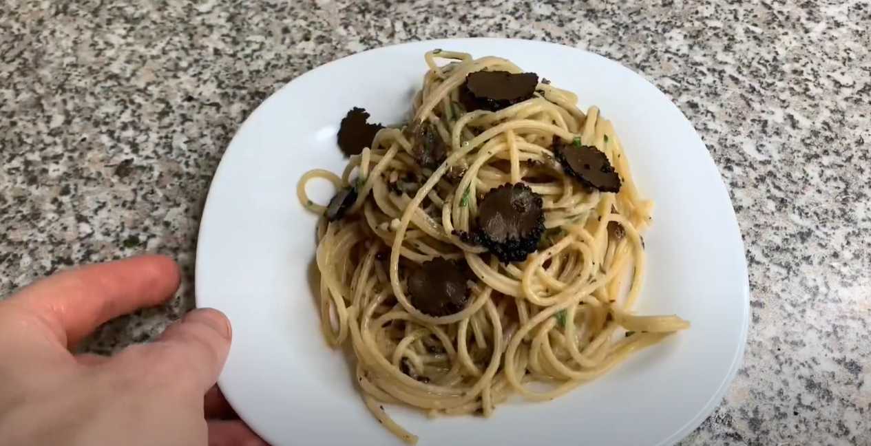 Spaghettis à la truffe noire - Étape 10