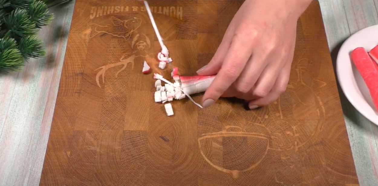 Salade de crabe à la coréenne avec fromage et carottes - Étape 1