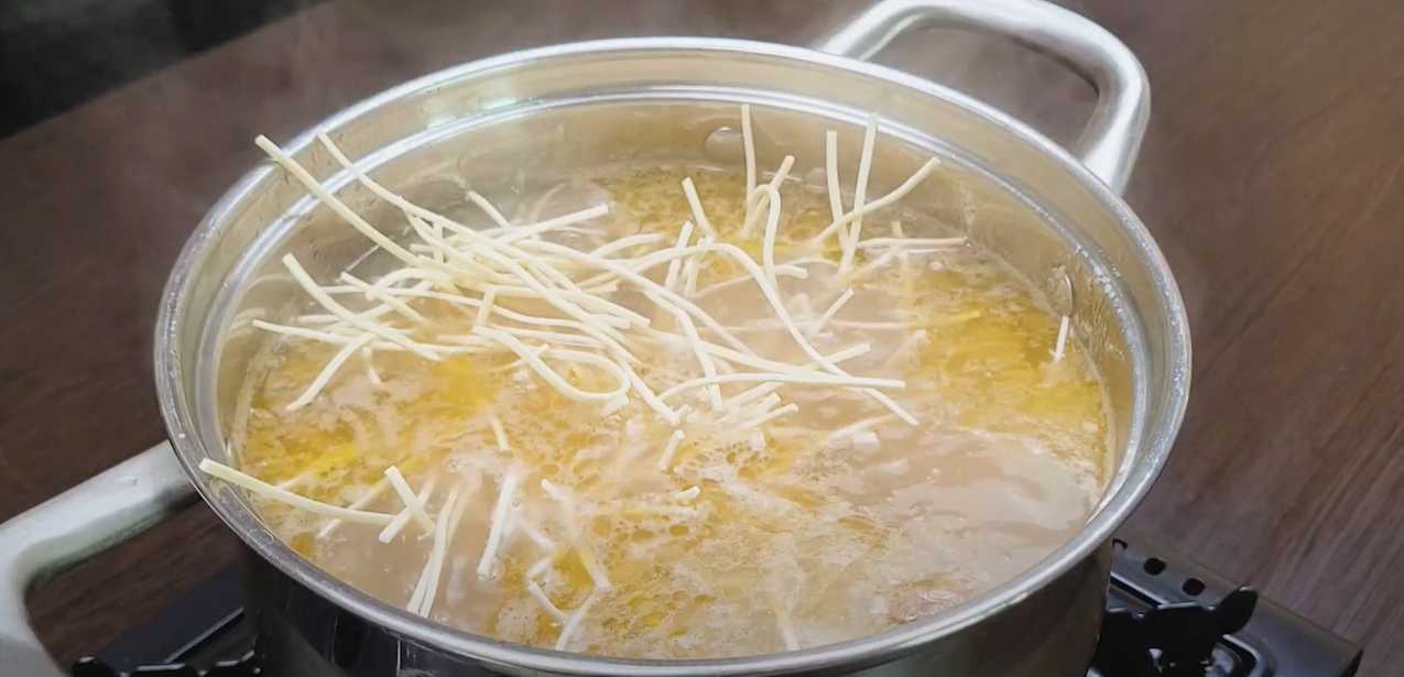 Soupe facile aux boulettes de viande - Étape 9