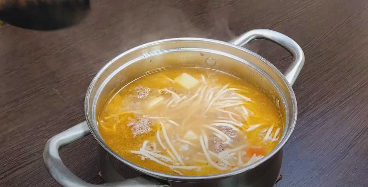 Soupe facile aux boulettes de viande - Étape 10