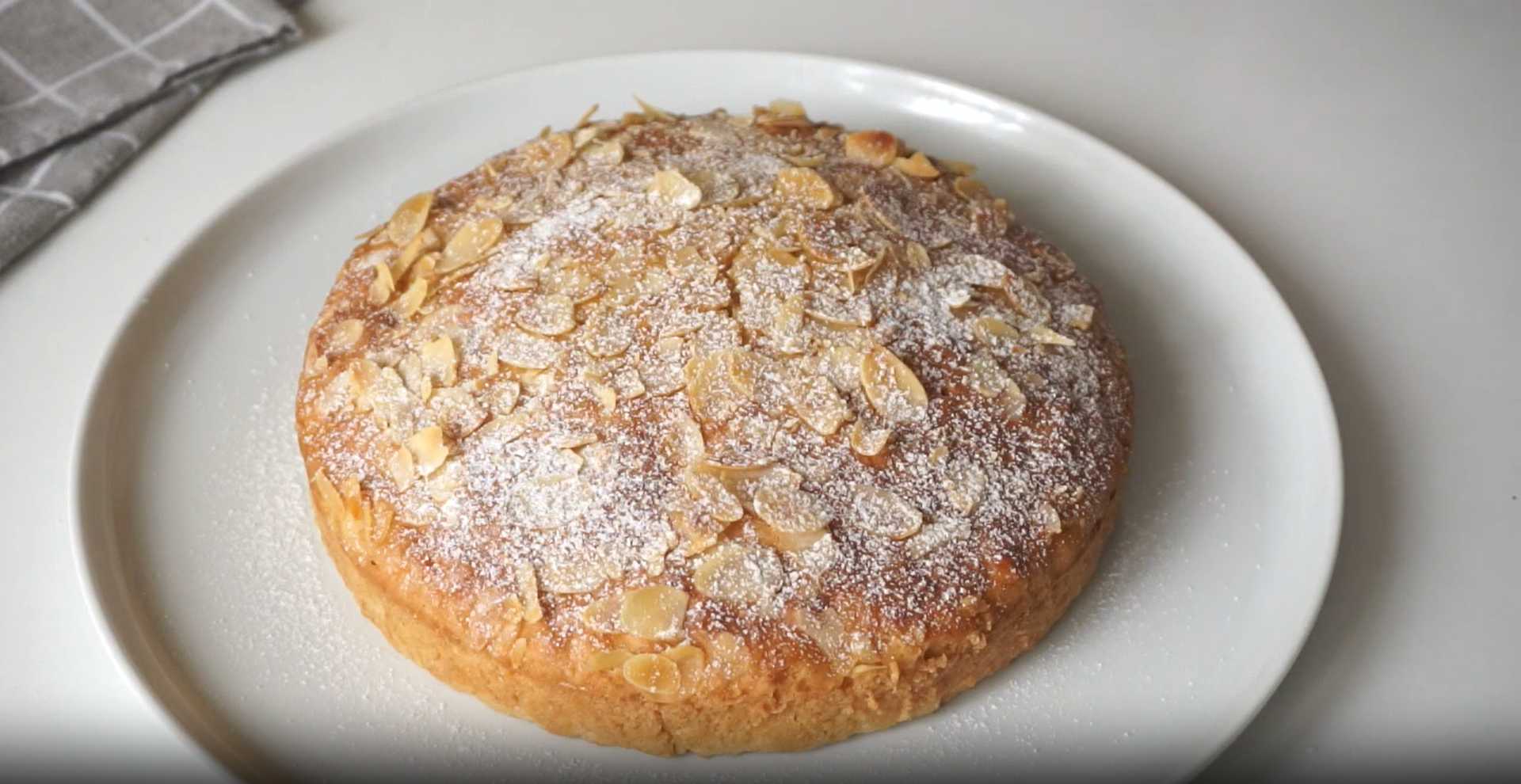 Tarte aux pommes moelleuse et juteuse - Étape 13