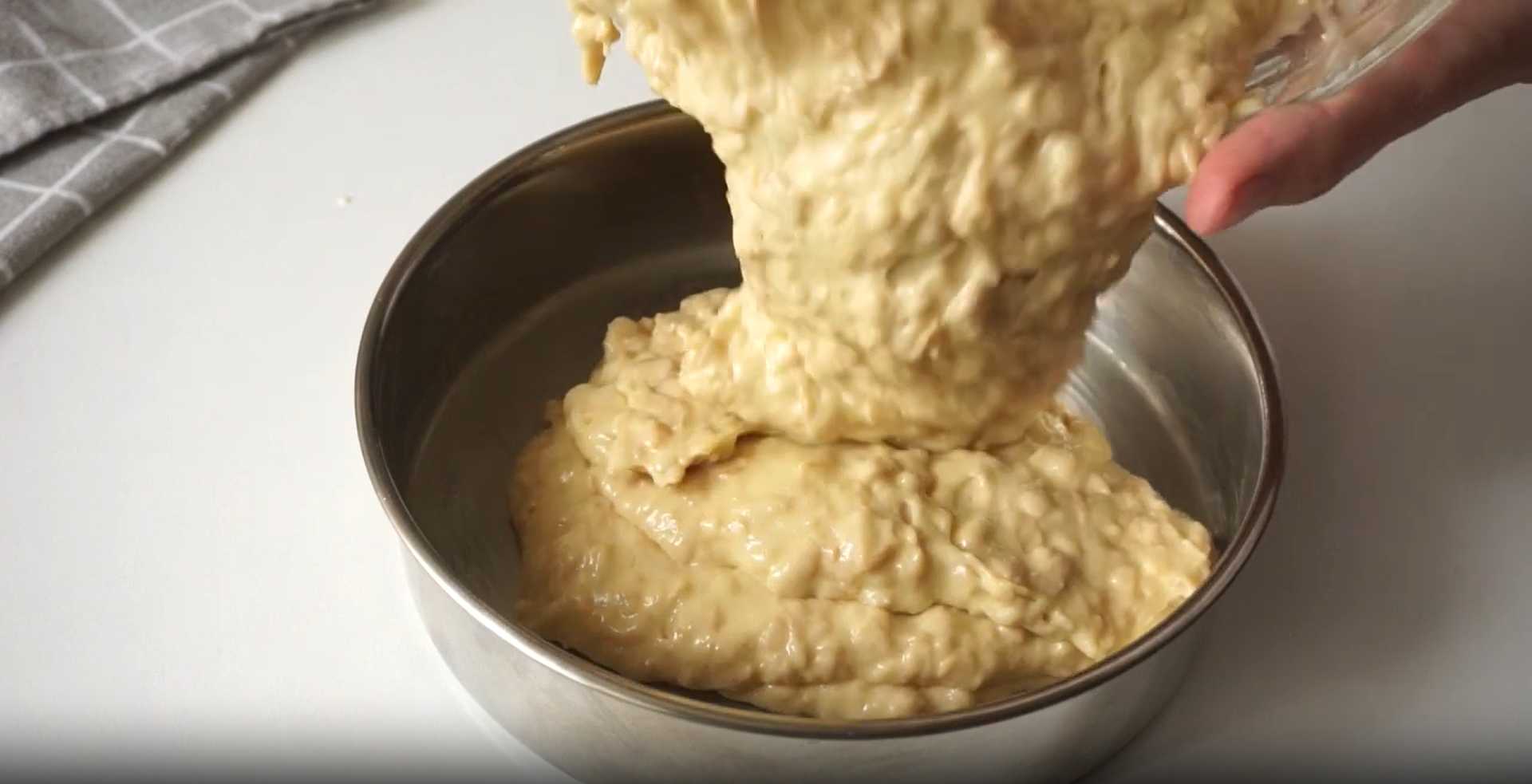 Tarte aux pommes moelleuse et juteuse - Étape 9