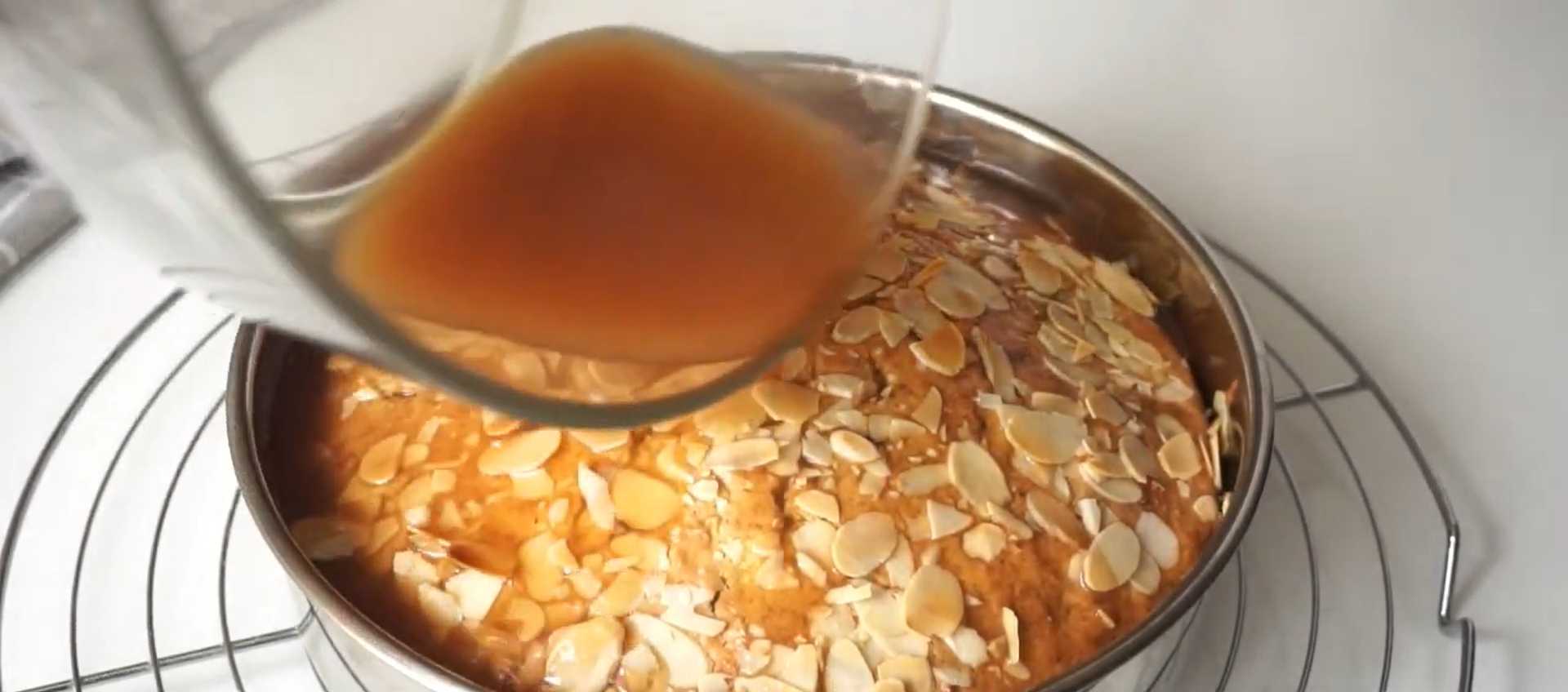 Tarte aux pommes moelleuse et juteuse - Étape 12