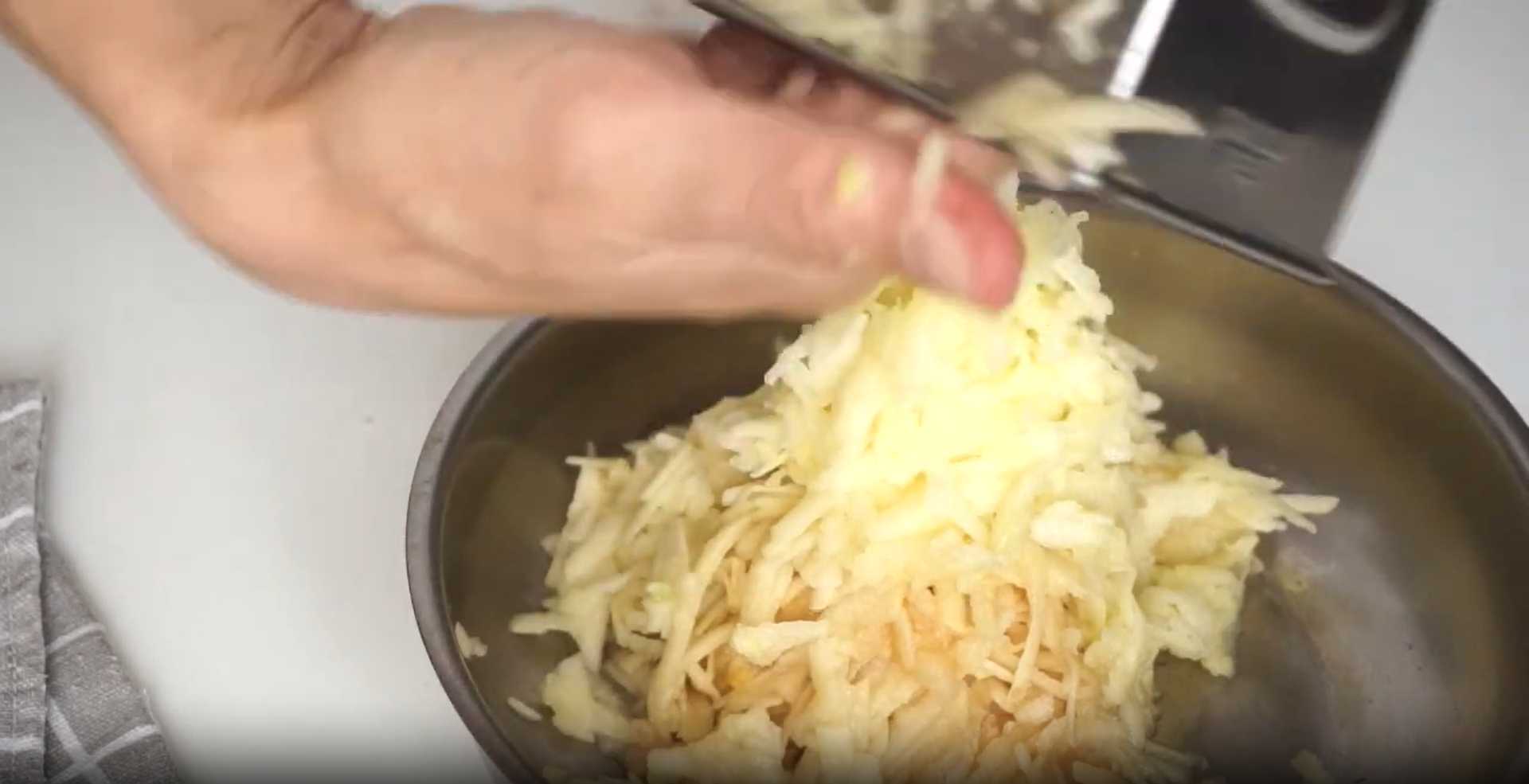 Tarte aux pommes moelleuse et juteuse - Étape 1