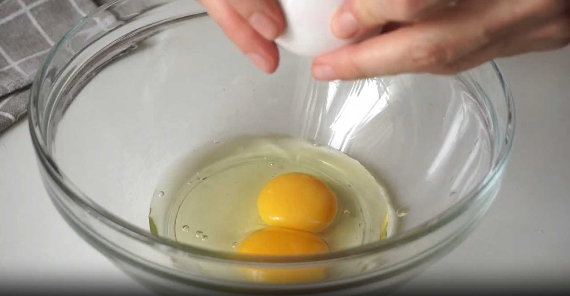 Tarte aux pommes moelleuse et juteuse - Étape 5