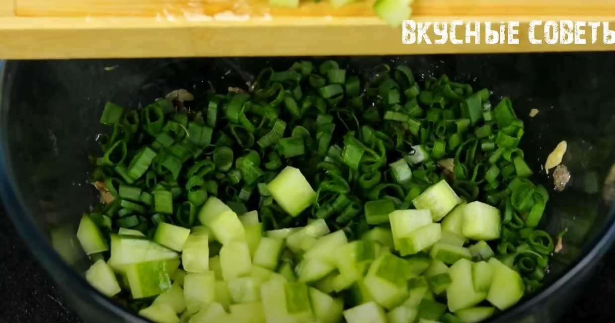 Salade de sprats et d'oignons verts - Étape 4