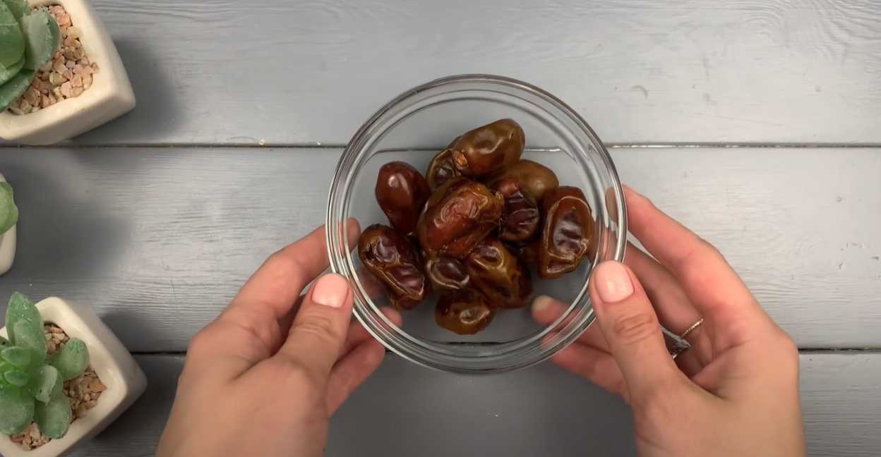 Dessert aux fruits et au chocolat sans cuisson - Étape 1