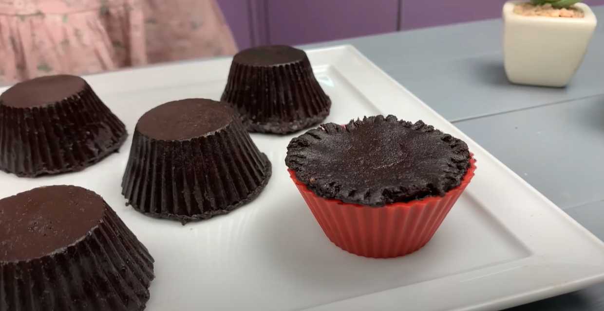 Dessert aux fruits et au chocolat sans cuisson - Étape 11