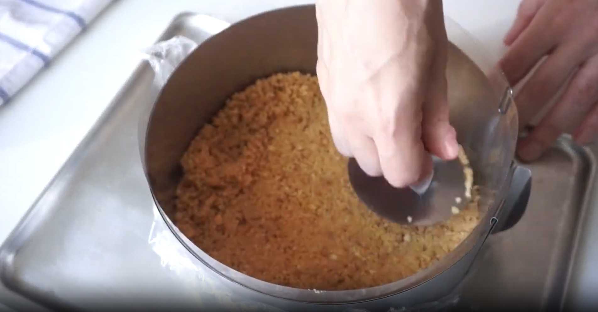 Gâteau aux fraises sans cuisson - Étape 4