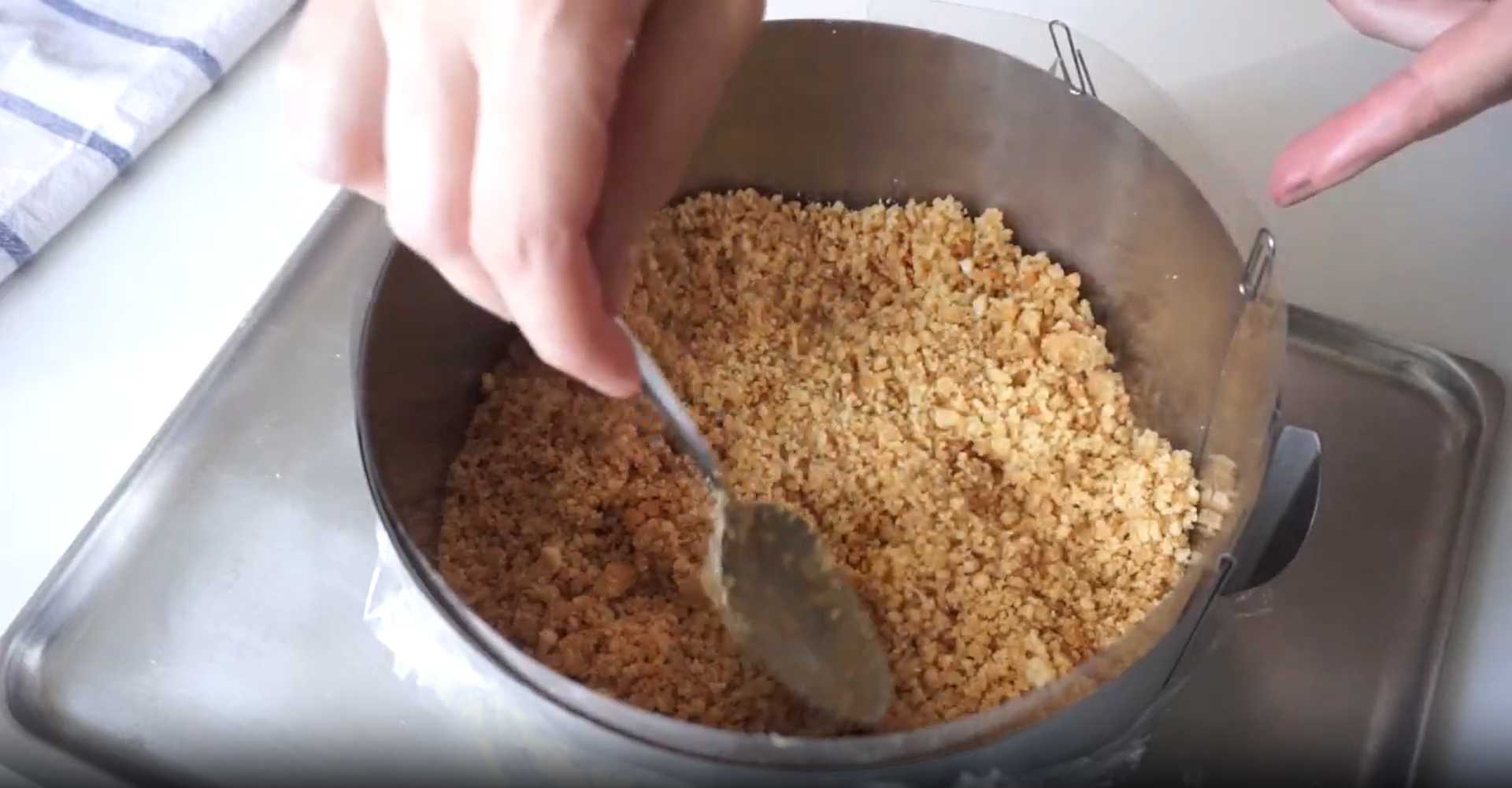 Gâteau aux fraises sans cuisson - Étape 3