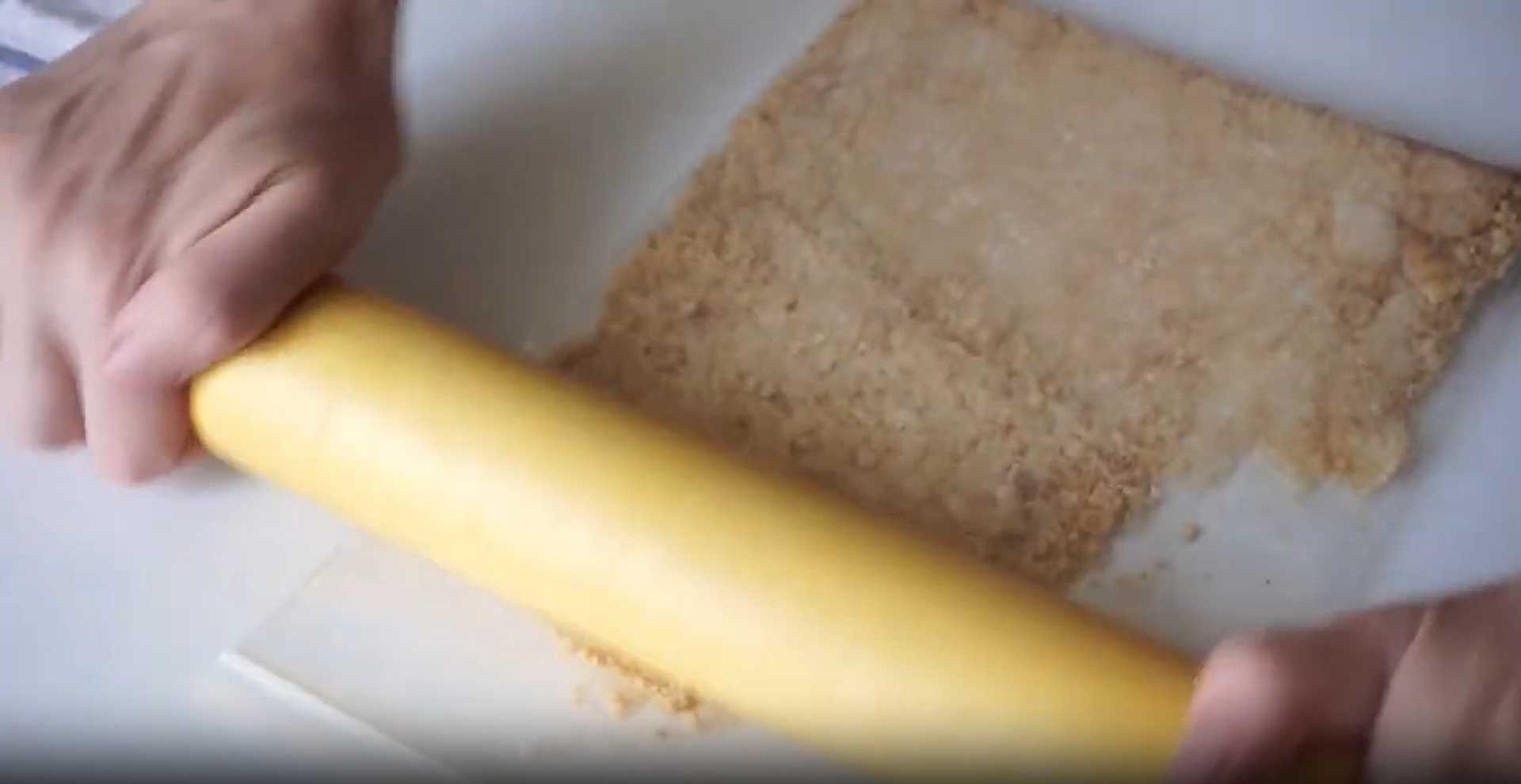 Gâteau aux fraises sans cuisson - Étape 1