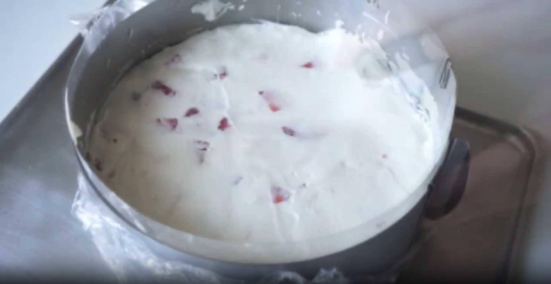 Gâteau aux fraises sans cuisson - Étape 10