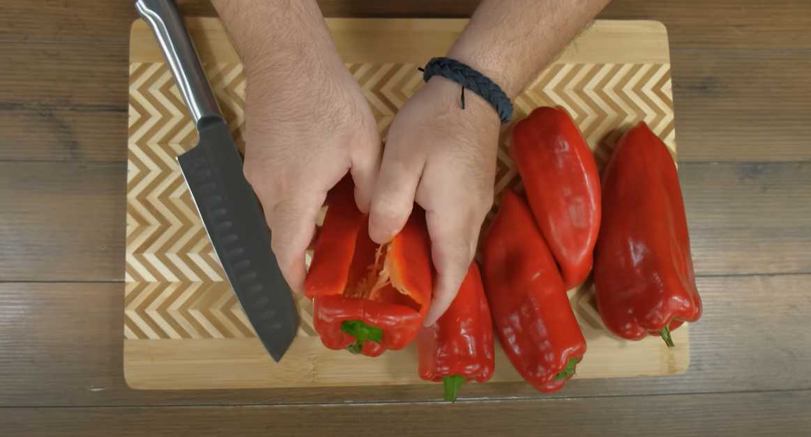 Poivrons rouges farcis à la feta - Étape 1