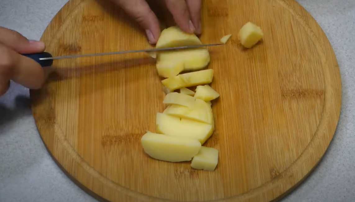 Okroshka à l'eau minérale et à la mayonnaise - Étape 1