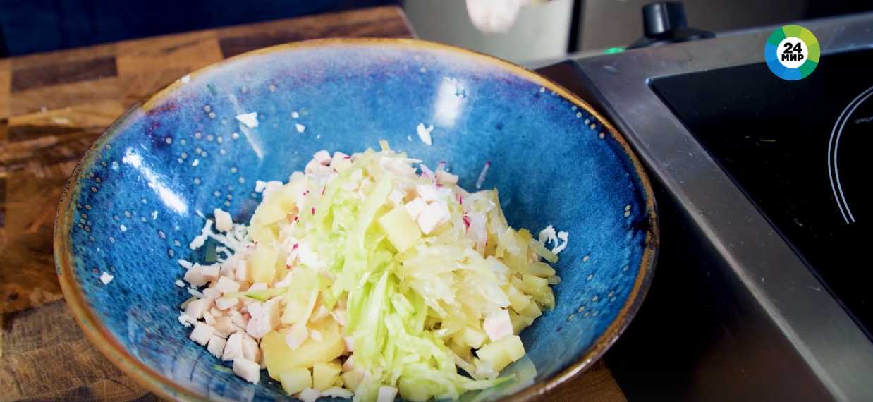 Okroshka au poulet fumé - Étape 11