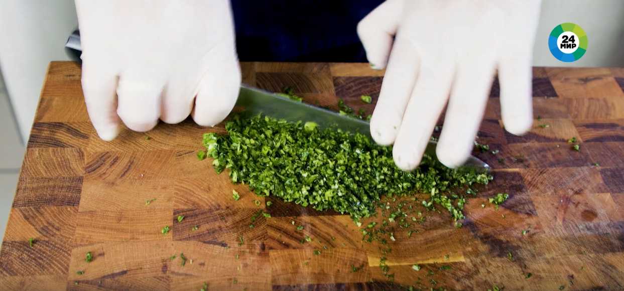 Okroshka au poulet fumé - Étape 2