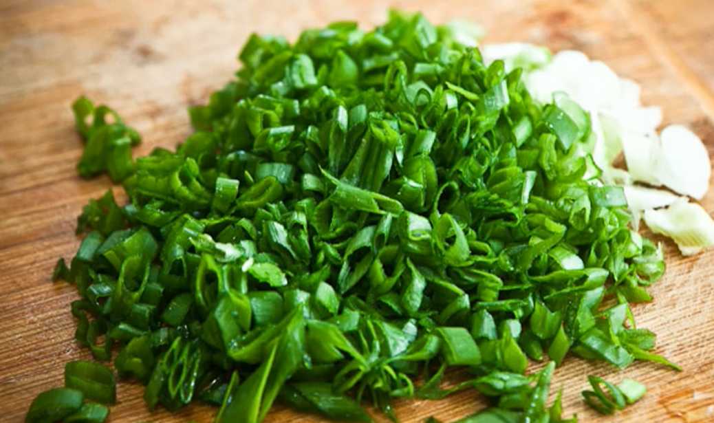 Recette classique d'Okroshka à la saucisse et à l'eau - Étape 7