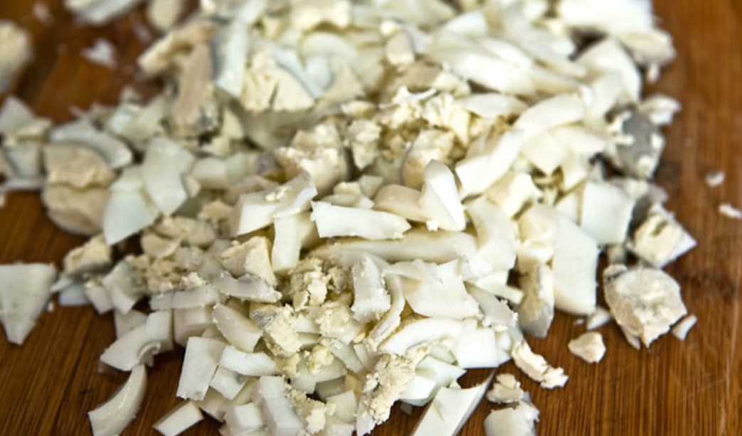 Recette classique d'Okroshka avec saucisse et eau - Étape 4