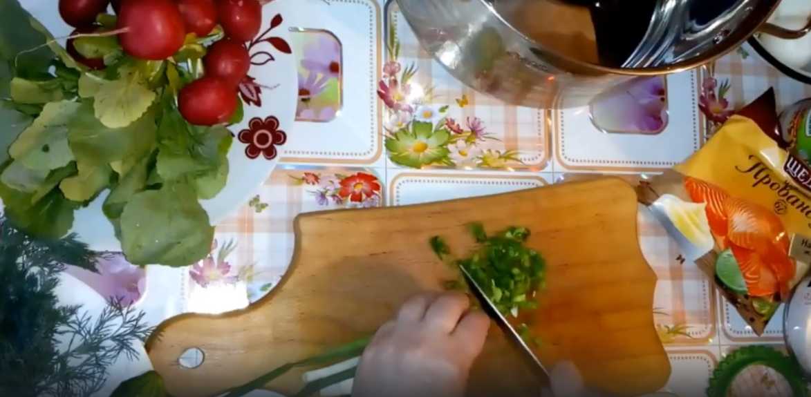 Okroshka à l'eau, à la mayonnaise et à l'acide citrique - Étape 1